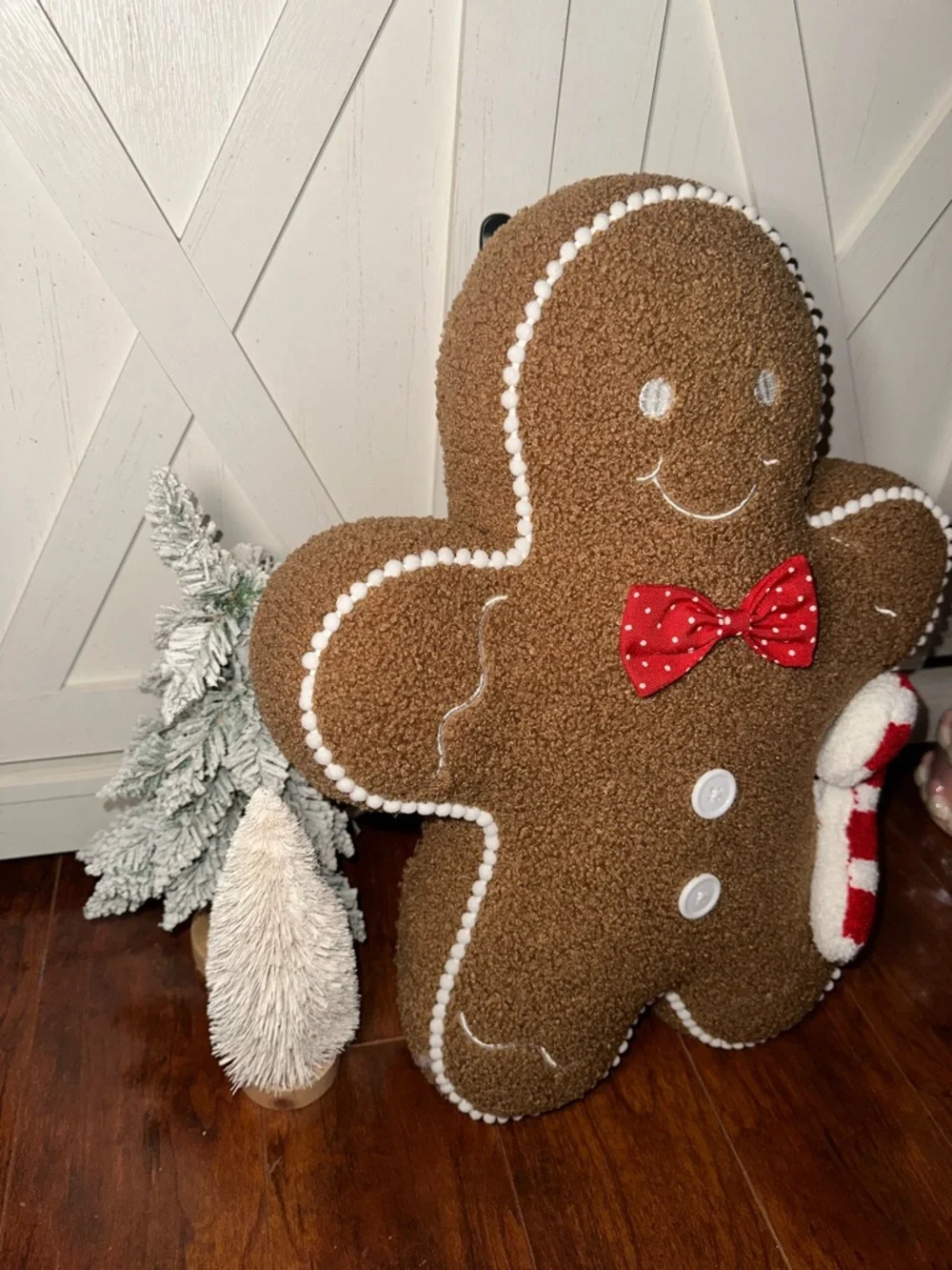 N/A cheerful gingerbread